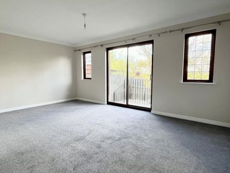 4 bedroom semi-detached house to rent - Photo 2