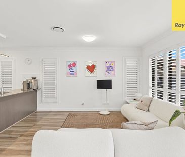 Stunning Family Home in Colebee - Photo 5