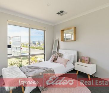 Trendy Coastal Living in Beachside Waikiki - Photo 2