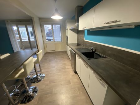 Location Appartement 3 pièces 79m² BOURGES 18000 - Photo 4