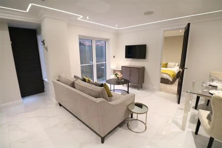 Swan Lane, Jubilee House, Furnished - Photo 2
