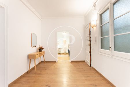 Apartment for rent in Gran de Gracia - Photo 3