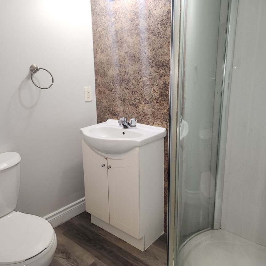 For Lease - 8800 Willoughby Drive Unit# 112, Niagara Falls, Ontario - Photo 1