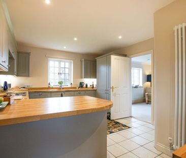 A rare opportunity to rent a spacious four-bedroom detached home, n... - Photo 5