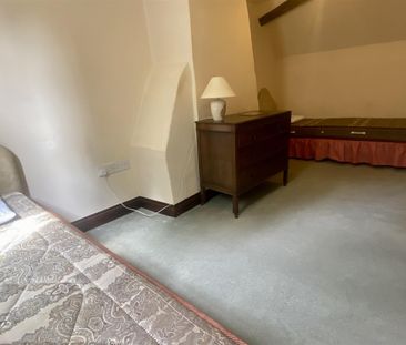 To Let - Photo 4