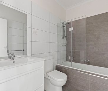 Light-Filled Villa in Prime Caulfield South Location - Photo 6