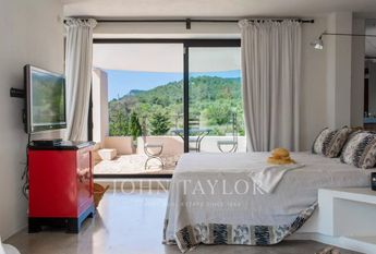 Es Cubells, Balearic Islands 07839