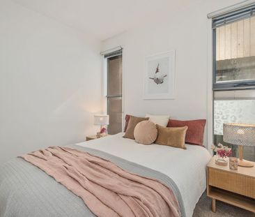 FABULOUS TWO BEDROOM TOWNHOUSE WITHIN AN INNER CITY OASIS - Photo 4