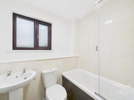 3 bedroom terraced house to rent - Photo 2