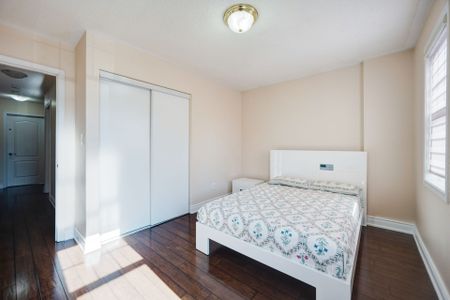 For Lease - 15 Virtues Avenue Unit# Main, Brampton, Ontario - Photo 2