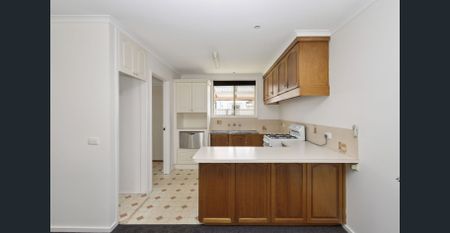 Updated Unit, Great Location! - Photo 4