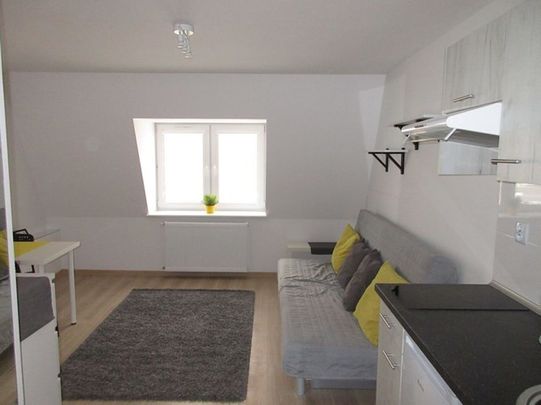 Łódź Łódź-Górna, Pabianicka - Photo 1