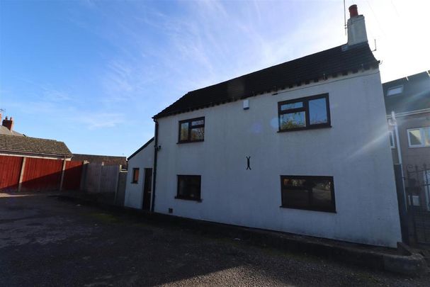 2 bedroom cottage to rent - Photo 1
