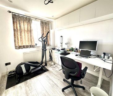 3 bedroom semi-detached house to rent - Photo 6