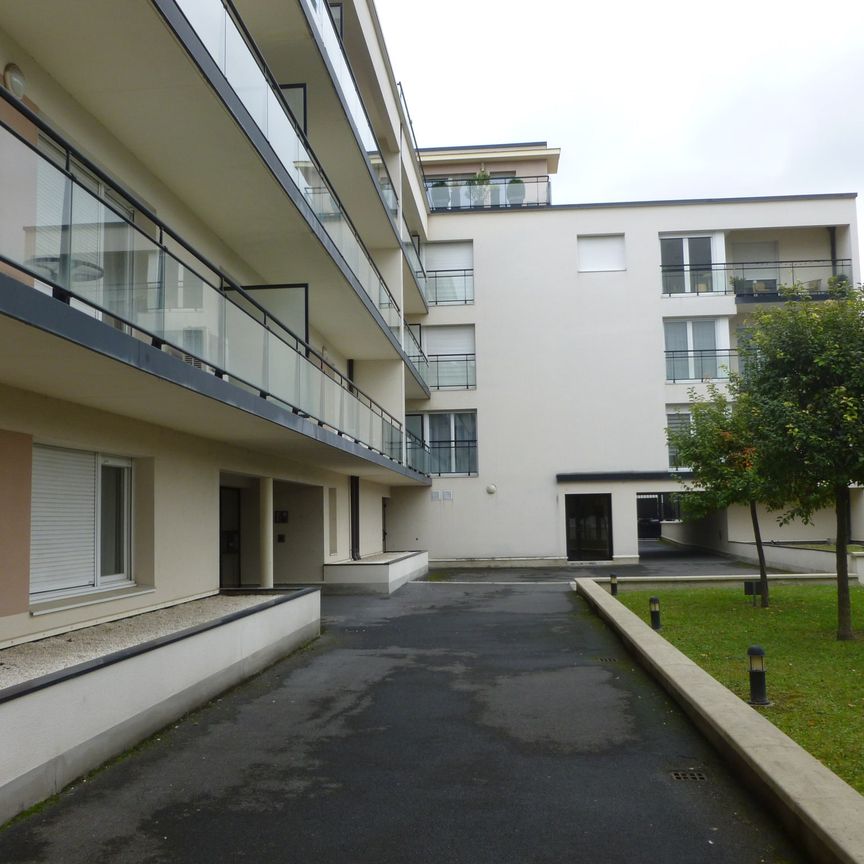 REIMS- Appartement T3 avec terrasse parking et garage, disponible le 05/11/2024. - Photo 1