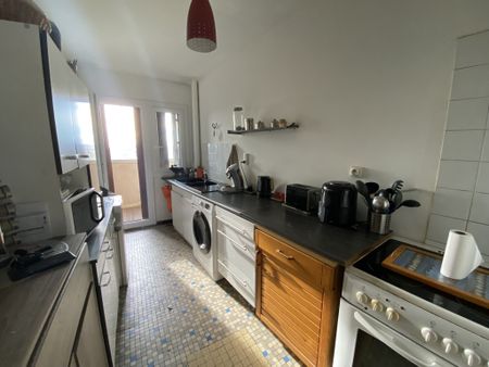 Location Appartement 4 pièces 73m² TOULON 83100 - Photo 3