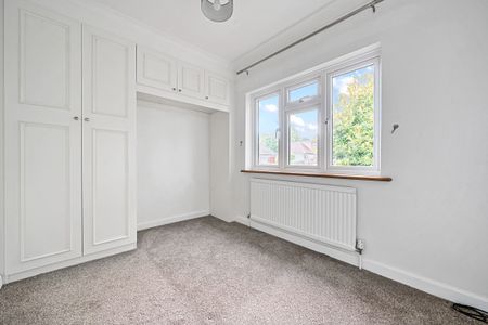 4 bedroom semi-detached house to rent - Photo 5