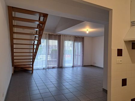 Appartement À Louer 2 Pièces , 73 M² - Photo 2