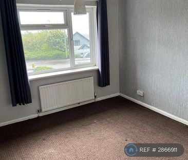 4 bedroom semi-detached house to rent - Photo 4