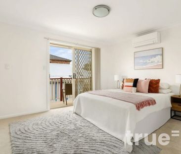 STUNNING TWO BEDROOM TOWNHOUSE - Photo 4