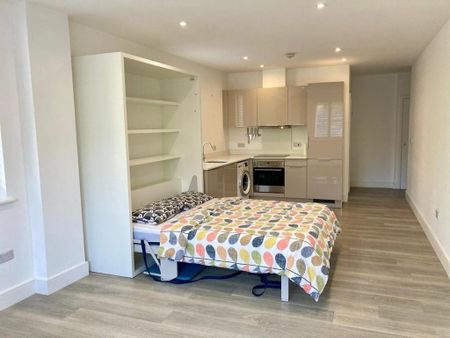 Studio to rent - Photo 2