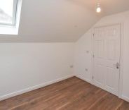 2 bed Flat for Rent - Photo 6