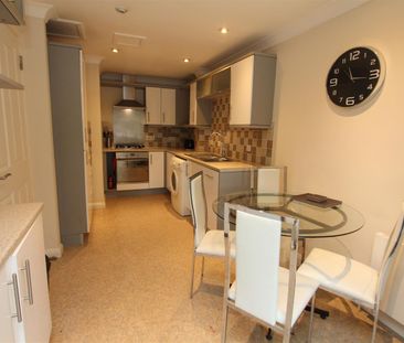 Castleton Court, Far Headingley, LS16 5JE - Photo 4