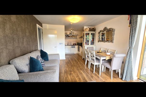 2 Bed Flat, Bartholomew House, W10 - Photo 1