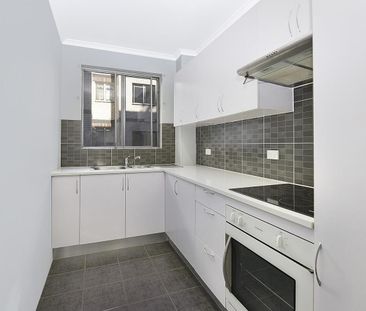 Two-Bedroom Apartment in Prime Location - Photo 3