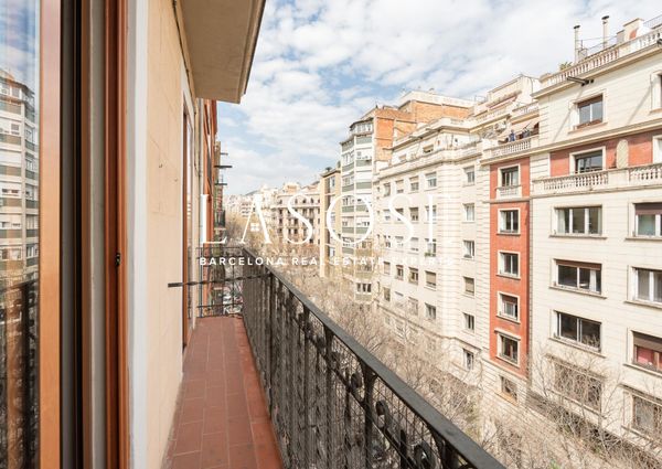 Apartment 63m² with terrace to rent in Dreta de l'Eixample, Barcelona