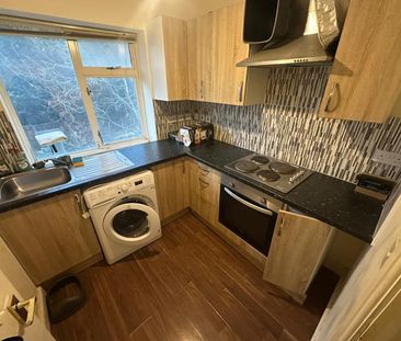 Studio Flat, Crutchley Road, SE6 - Photo 3