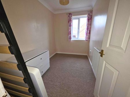 3 bedroom semi-detached house to rent - Photo 2