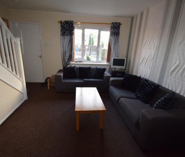 2 bedroom semi-detached house to rent - Photo 6