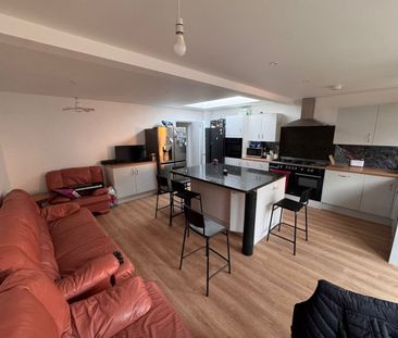 5 Bed End Terrace, Whittington Road, BS16 - Photo 4