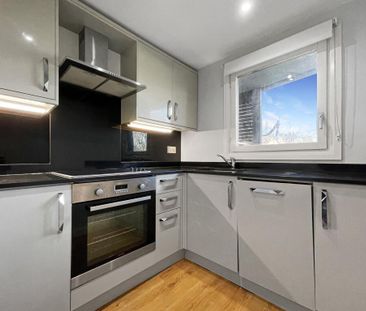 2 bedroom maisonette to rent - Photo 4