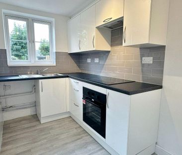 2 bedroom cottage to rent - Photo 2