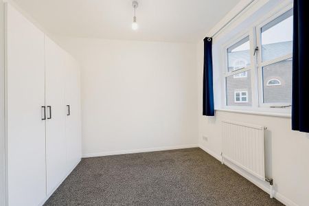 4 bedroom terraced house to rent - Photo 4
