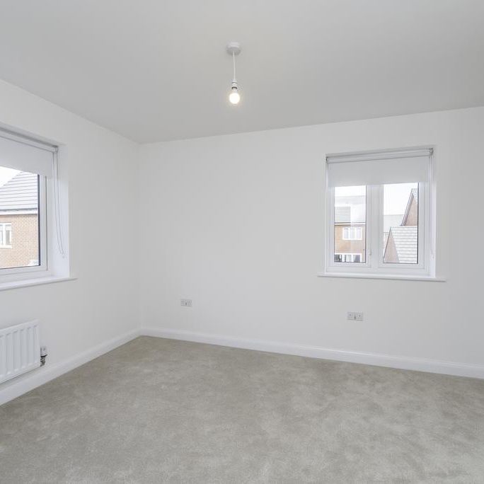 3 bedroom semi-detached house to rent - Photo 1