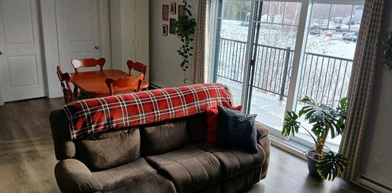 Grand 5 1/2 style condo à louer - Photo 2