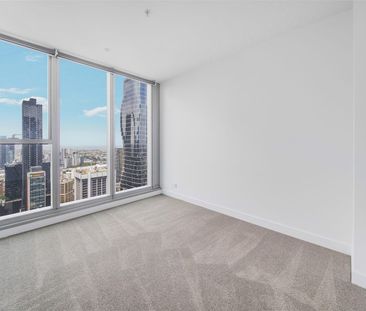 Modern 2-Bedroom Apartment with Car Park in the Heart of Melbourne CBD - Photo 4