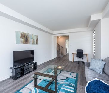 For Lease - 43 Silver Meadow Gardens, Hamilton, Ontario - Photo 2