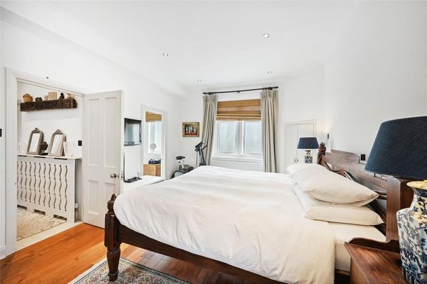 3 bedroom mews to rent - Photo 1