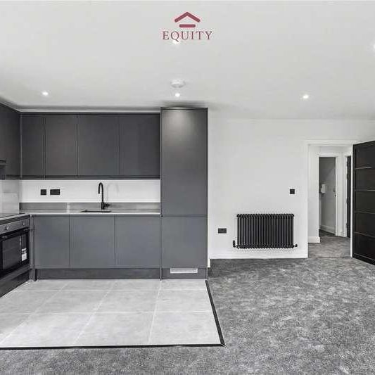 Bullsmoor Lane, Enfield, EN3 - Photo 1