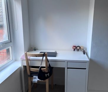 Room in a Shared House, Wolseley Street, RG1 - Photo 2