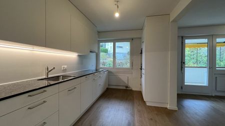 FRESHLY RENOVATED IN A GREAT LOCATION - Photo 4