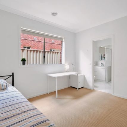 10 Auguste Avenue, Melbourne - Photo 1