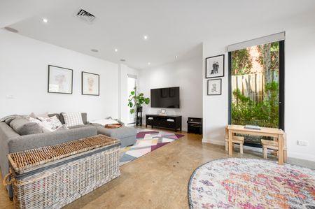 1/50 Adeney Avenue, Kew VIC 3101 - Townhouse For Rent | Domain - Photo 4