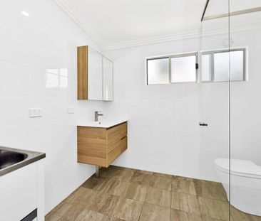 Renovated & Charming Terrace - Photo 5