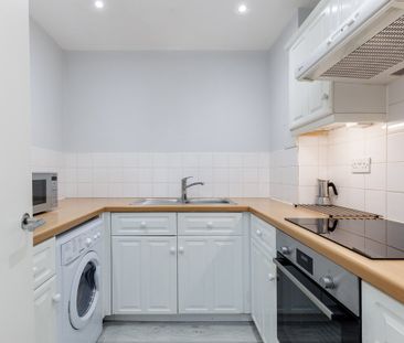 A well-presented one-bedroom apartment ideally located in the heart... - Photo 6