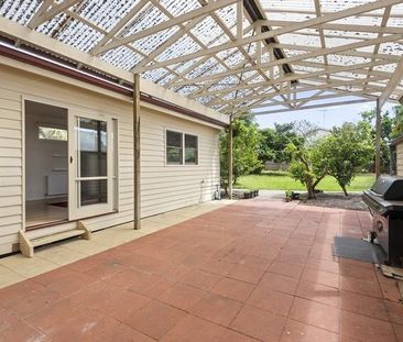 Family Home in the Heart of Newtown - Photo 5